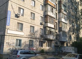 Сдам 3-ком. квартиру, 55 м2, Волгоград, улица Маршала Еременко, 110, Краснооктябрьский район