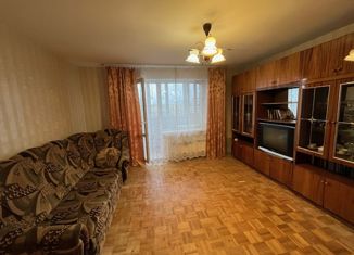 Продам 2-ком. квартиру, 51 м2, Радужный, 3-й квартал, 26