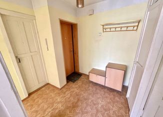 Продаю двухкомнатную квартиру, 40 м2, Алапаевск, улица Веры Шляпиной, 6