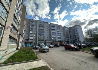 Продам двухкомнатную квартиру, 46.7 м2, Кировская область, улица Крупской, 5