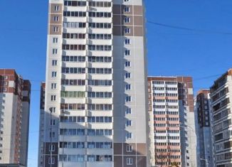 Продажа 3-ком. квартиры, 77 м2, Екатеринбург, метро Уральская, улица Учителей, 20