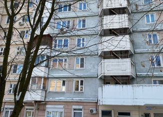 Продается 3-комнатная квартира, 74 м2, Москва, улица Адмирала Лазарева, 54к1, метро Бунинская аллея