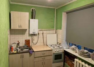 Трехкомнатная квартира на продажу, 63 м2, Азов, переулок Осипенко, 45