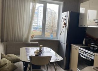 Сдается в аренду трехкомнатная квартира, 62 м2, Кемеровская область, Комсомольский проспект, 43