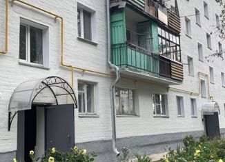 Продам 1-комнатную квартиру, 32 м2, Киров, улица Аэропорт, 1