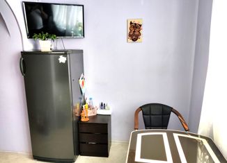 Продаю 1-ком. квартиру, 40 м2, Москва, проспект Защитников Москвы, 13, проспект Защитников Москвы