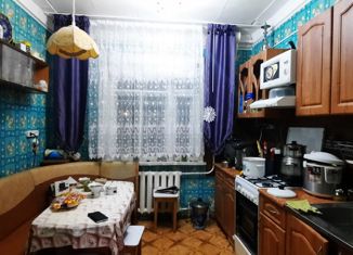 Продажа трехкомнатной квартиры, 67.4 м2, Тюменская область, улица Республики, 144