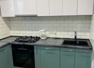 Продажа трехкомнатной квартиры, 62.5 м2, посёлок городского типа Москаленки, улица Ленина, 31