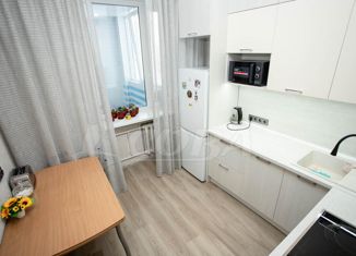 Продаю 1-комнатную квартиру, 42 м2, Тюменская область, улица Жуковского, 84к1