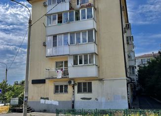 1-комнатная квартира на продажу, 30 м2, Новороссийск, Суворовская улица, 1