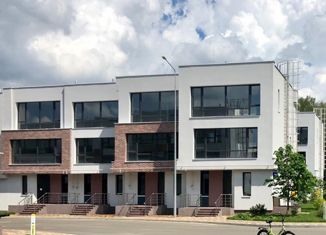 Продается 4-комнатная квартира, 156 м2, Троицк, улица Георгия Скребицкого, 1