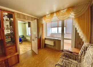 Четырехкомнатная квартира на продажу, 60 м2, Омск, улица Рокоссовского, 16к2