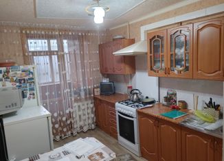 Продаю 3-комнатную квартиру, 72 м2, поселок городского типа Джалиль, улица Ахмадиева, 5