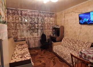 Продаю комнату, 12 м2, Азнакаево, улица Султангалиева, 25