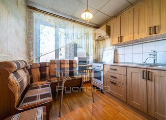 Продажа 2-комнатной квартиры, 52.7 м2, Санкт-Петербург, бульвар Новаторов, 28, метро Ленинский проспект