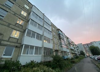 Продажа 4-комнатной квартиры, 76.7 м2, Сысерть, улица Орджоникидзе, 58