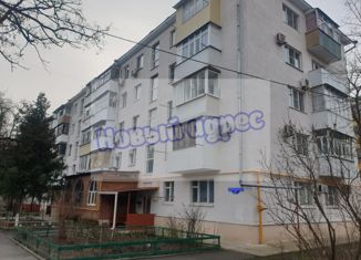 Продам 2-комнатную квартиру, 40.7 м2, Ейск, Ясенская улица, 2б