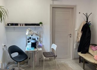 Продам комнату, 94.3 м2, Луга, проспект Володарского, 16