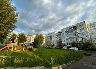 Продам трехкомнатную квартиру, 65.7 м2, Тверь, площадь Славы, 1