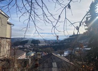 Продаю 2-ком. квартиру, 40 м2, Кисловодск, улица Фрунзе, 1