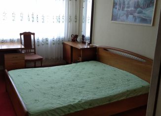 Сдается в аренду 2-комнатная квартира, 49 м2, Крым, улица Орджоникидзе, 90