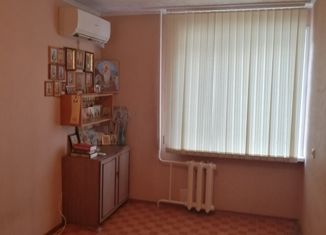 Продается 3-комнатная квартира, 49.5 м2, Ершов, Малоузенская улица, 14