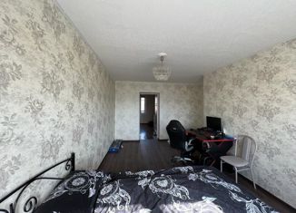 Продаю четырехкомнатную квартиру, 68 м2, Асбест, улица Мира, 6