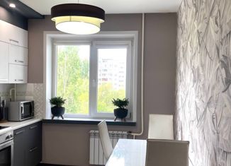 Продажа 3-ком. квартиры, 63 м2, Балаково, улица Гагарина, 38