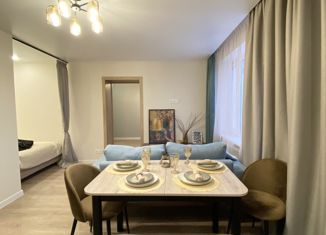 Продаю 2-ком. квартиру, 47 м2, Москва, улица Введенского, 13к2, улица Введенского