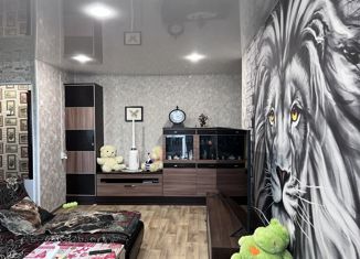 Продается трехкомнатная квартира, 56.9 м2, Артём, улица Ленина, 3