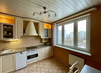 Продам 3-ком. квартиру, 73.4 м2, Москва, улица Хачатуряна, 7, улица Хачатуряна