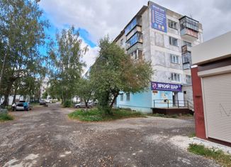 Продаю 3-ком. квартиру, 52 м2, Полевской, улица Карла Маркса, 18