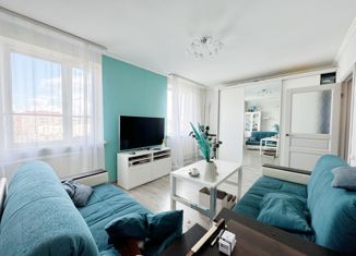 Продается трехкомнатная квартира, 80 м2, Санкт-Петербург, метро Пионерская, проспект Авиаконструкторов, 25к1