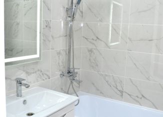 Продажа 1-ком. квартиры, 44 м2, Чебоксары, улица писателя Лаврентия Таллерова, 28, ЖК Солнечный Парк