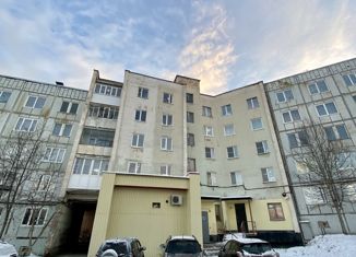 Продам 3-ком. квартиру, 70 м2, поселок городского типа Мурмаши, улица Тягунова, 2А