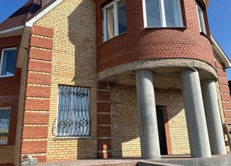 Продаю дом, 320 м2, поселок Новоберёзовский, улица Специалистов