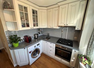 Продаю 2-ком. квартиру, 45 м2, Москва, Большая Черёмушкинская улица, 5к1, станция Верхние Котлы