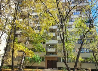 Продам 2-ком. квартиру, 38 м2, Москва, улица Амундсена, 16к2, улица Амундсена