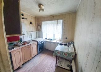 Продаю 2-комнатную квартиру, 42.9 м2, Канаш, улица Разина, 10