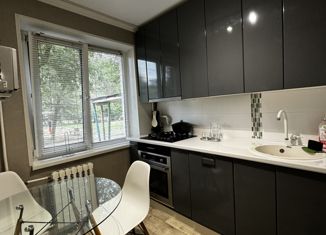 Продам 2-ком. квартиру, 43.6 м2, Оренбург, Луговая улица, 84, Центральный район