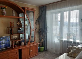 Продается 3-комнатная квартира, 51 м2, Большой Камень, улица Приморского Комсомола, 19