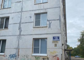 Продам 3-комнатную квартиру, 41.5 м2, Пикалёво, 6-й микрорайон, 18