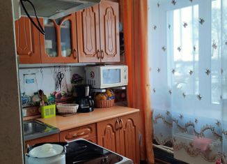 Продаю двухкомнатную квартиру, 43 м2, поселок при станции Просница, улица Ленина, 65