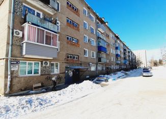 Продаю четырехкомнатную квартиру, 60 м2, Амурск, проспект Победы, 9