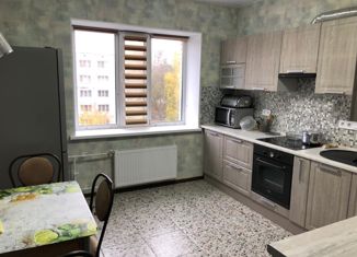 Сдаю трехкомнатную квартиру, 87 м2, Кингисепп, проспект Карла Маркса, 53