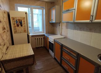 Продается 2-комнатная квартира, 52 м2, Альметьевск, улица Гафиатуллина, 43