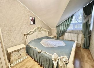 Продам 3-ком. квартиру, 106 м2, Ставропольский край, улица Ленина, 31