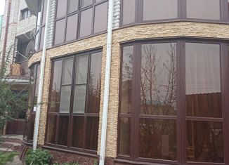 Продаю таунхаус, 240 м2, станица Динская, Фонтанная площадь