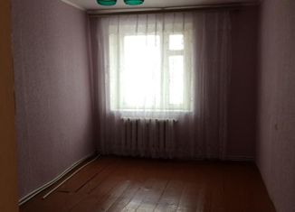 Продам 3-комнатную квартиру, 55.5 м2, рабочий посёлок Комсомольский, 1-й микрорайон, 10
