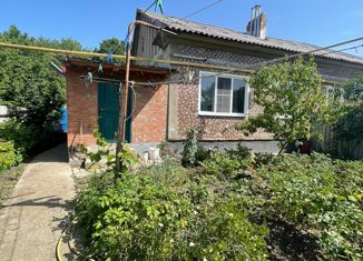 4-комнатная квартира на продажу, 87.5 м2, Новокубанск, Волгоградская улица, 1В